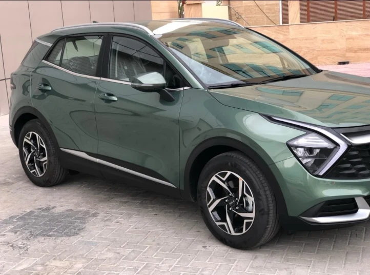 Kia Sportage 2023 green rental in dubai - undefined